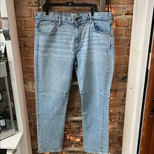 Faherty Men's Classic Light Blue Jeans